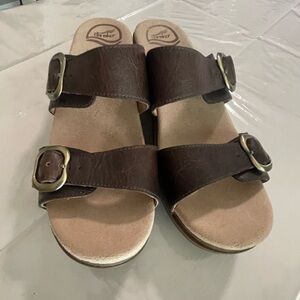 Dansko brown clog SZ 40